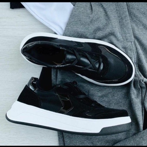 zapas sahara con plataforma color negro