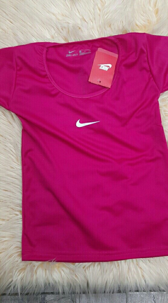 remera deportiva nike rosa
